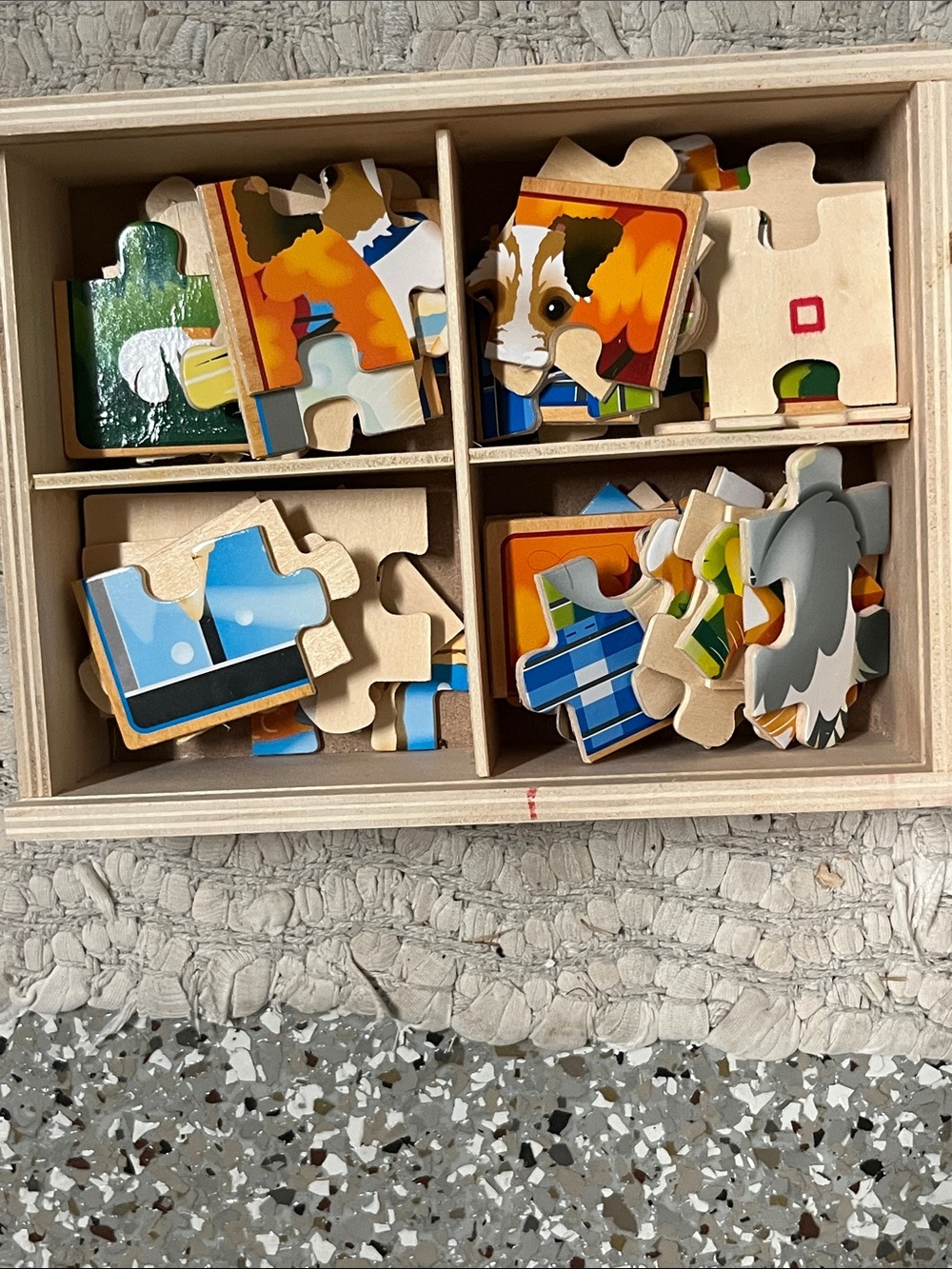 Melissa & Doug Wooden Jigsaw Puzzles in a Box - Green & White